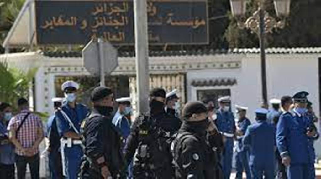 Algérie : des obsèques a minima pour l'ancien président Abdelaziz Bouteflika