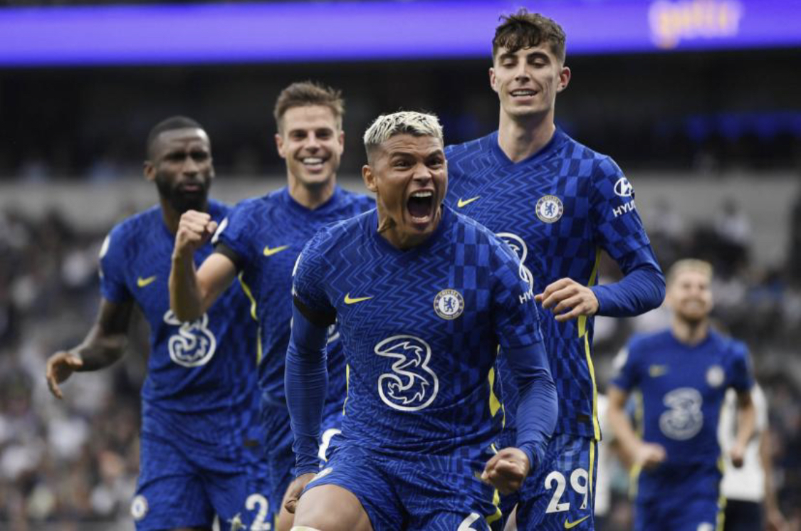 Premier League: Chelsea surclasse Tottenham et rejoint Liverpool en tête