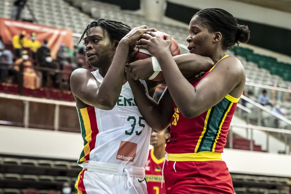 Quart de finale: Bousculées, les "lionnes" mènent à la mi-temps (37-22)