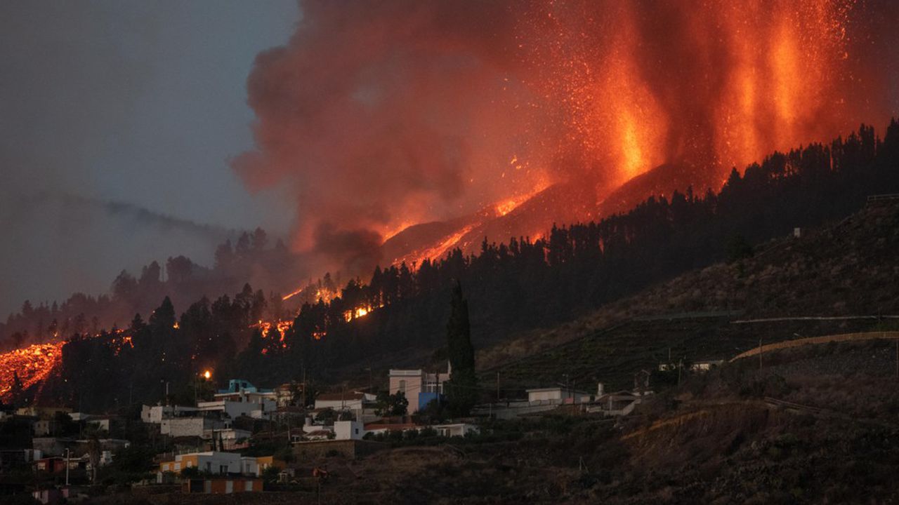 Éruption volcanique en Espagne: sept vols annulés à l'aéroport de l'île de La Palma, au Canaries