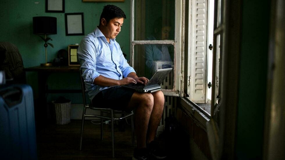 Elyaas Ehsas, journaliste afghan menacé par les talibans... et d'expulsion en France