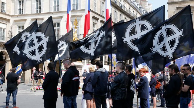 Ultradroite en France: quatre personnes mises en examen pour des projets d'actions violentes