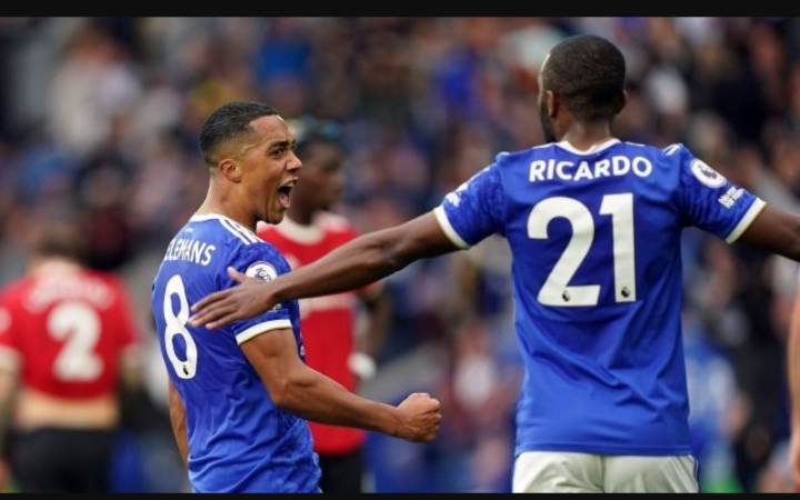 Leicester vient à bout de Manchester United, City répond à Liverpool