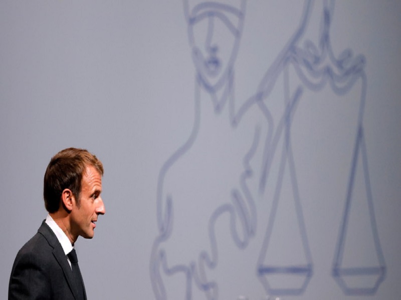 Le président Emmanuel Macron condamne les attaques contre le droit européen, «vieille maladie française»