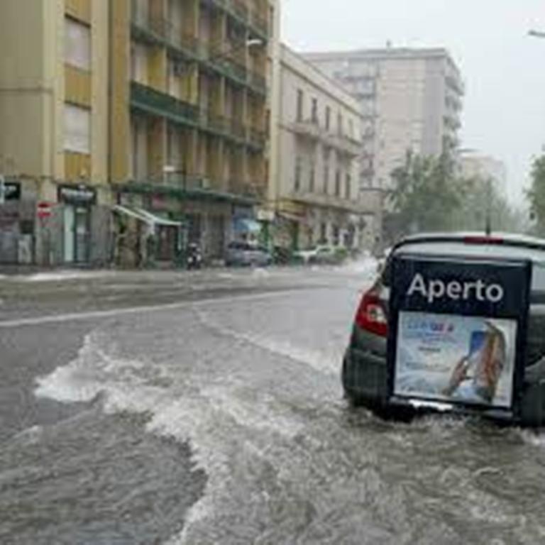 Italie: la Sicile frappée par un cyclone meurtrier, la ville de Catane ravagée