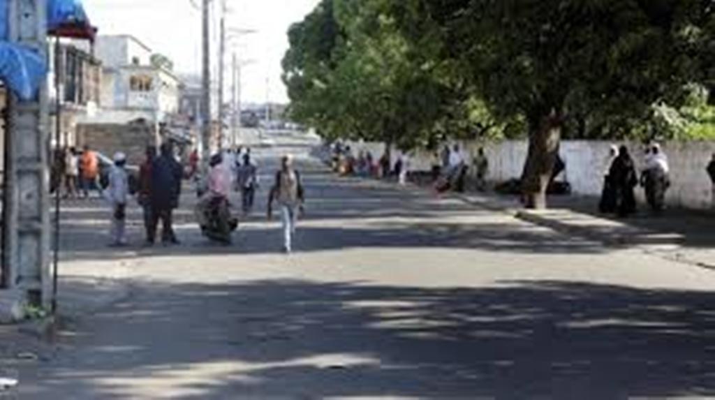 Comores: le gouvernement calme le jeu après des fermetures de commerces qui passent mal