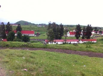 Le camp miliaire de Rumangabo construit à l'époque coloniale était depuis un an devenu l'état major du M23. RFI/ Léa Lisa Westerhoff