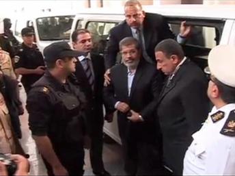 Egypte: les pro-Morsi déterminés à faire du procès de leur leader une tribune politique