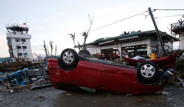 Philippines: paysages de désolation après le passage de Haiyan