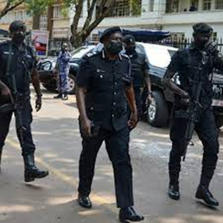 Ouganda: une vingtaine d'arrestations après le double attentat de Kampala
