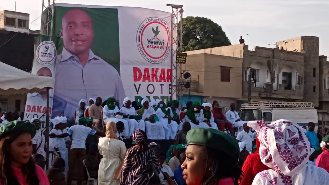 Meeting d’investiture de Barthélémy Dias: déjà une marée humaine à Grand-Yoff