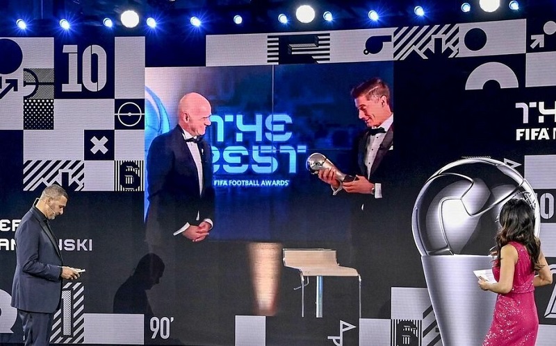 Robert Lewandowski sacré meilleur buteur de l'année !