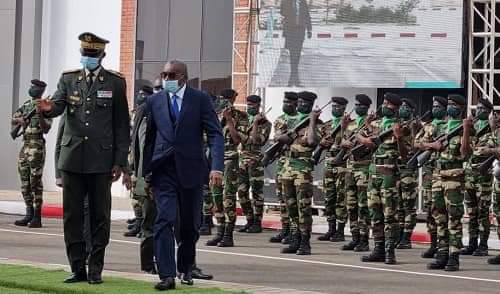 Macky Sall aux stagiaires de l'Institut de défense du Sénégal: "Nul ne peut être performant s’il est toujours satisfait de lui-même"