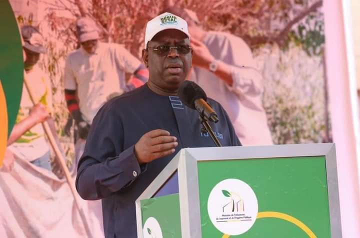 Macky Sall relance la Journée de nettoiement "Bësup Setal"