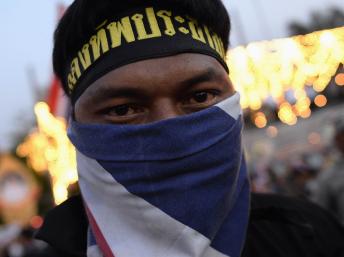 Thaïlande: les manifestants s'en prennent à la télévision nationale