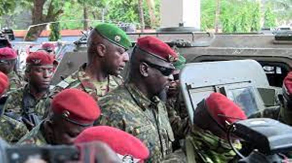 Guinée: la Cédéao maintient ses sanctions et attend un calendrier pour les élections