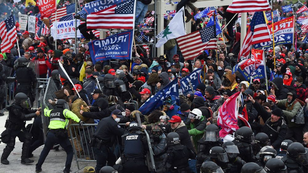 États-Unis: la ville de Washington porte plainte contre des groupes d'extrême droite pour l'assaut du Capitole