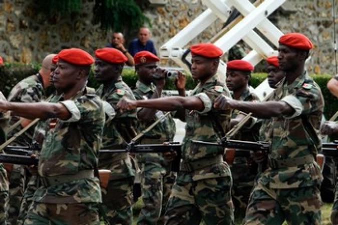 Bérets rouges tués au Mali: un charnier découvert près de Kati