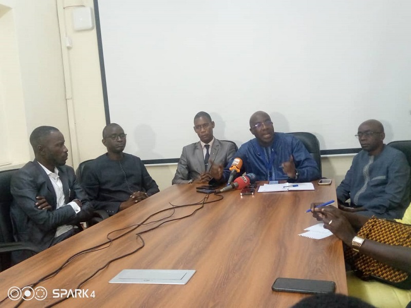 Blocage des comptes de la Senelec: le Sénégal se dirige vers un black-out dans les prochains
