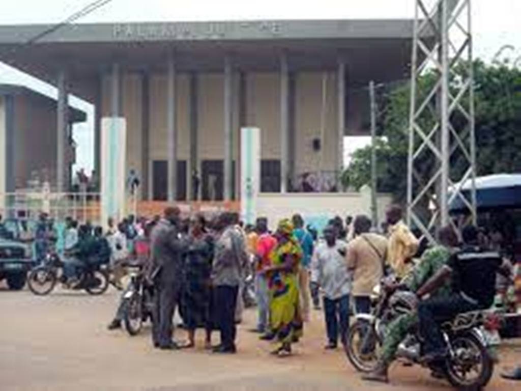 Togo: les deux journalistes arrêtés début décembre remis en liberté provisoire