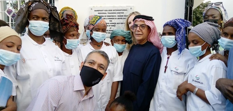 Partenariat entre DP World et Barefoot College International pour la formation des femmes rurales en énergie solaire