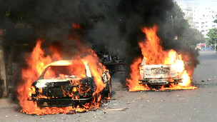 Des véhicules incendiés au Bangladesh, en représailles de l'exécution d'Abdul Quader Molla