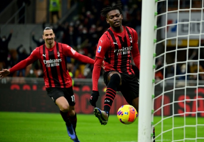 Italie: le Covid perturbe la Serie A, mais pas Milan ni Naples