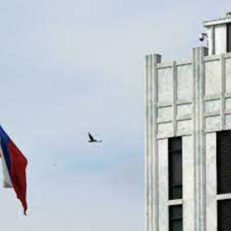 Ukraine : Américains et Russes commencent des pourparlers "compliqués"