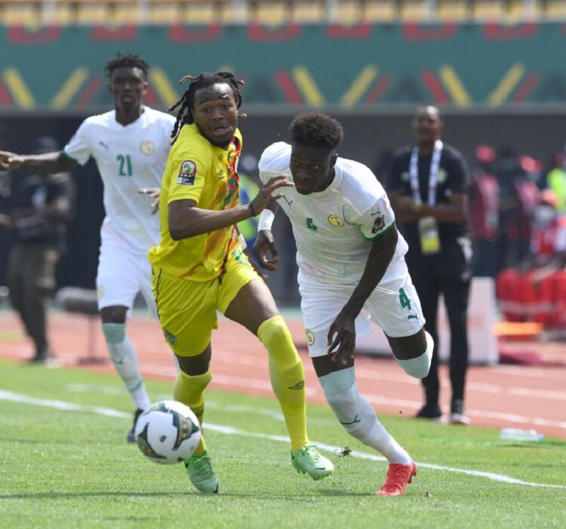 ​CAN 2021 : jusqu'au bout du suspens, le Sénégal s'impose 1-0 face au Zimbabwe