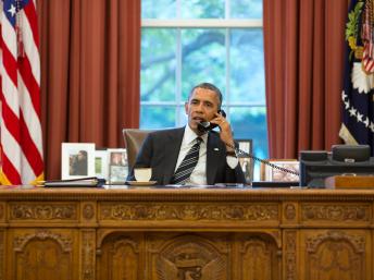 Dans le bureau ovale de la Maison Blanche, Obama s'entretient avec Hassan Rohani, Washington, le 27 septembre 2013. "AFP PHOTO / THE WHITE HOUSE / Pete SOUZA"