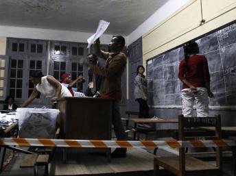Un bureau de vote d'Antananarivo, le vendredi 20 décembre 2013. REUTERS/Thomas Mukoya