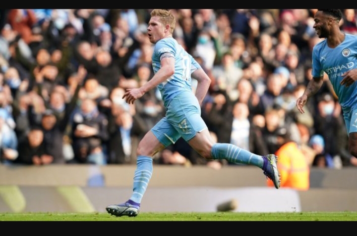 Kevin De Bruyne offre un précieux succès à Manchester City contre Chelsea