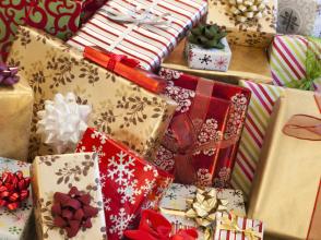 Dès le soir de Noël, on retrouve un certain nombre de cadeaux en vente sur internet. Getty Images/Tetra Images
