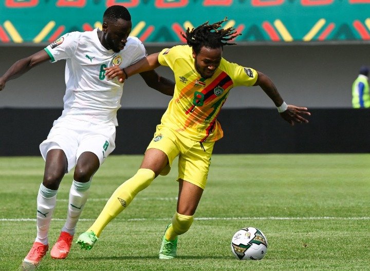 ​CAN 2021 : Averti face au Malawi, Cheikhou Kouyaté suspendu en cas de 8e de finale