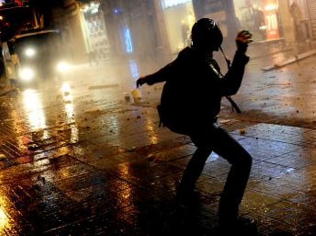 Turquie: la rue conteste à nouveau le pouvoir du Premier ministre Erdogan