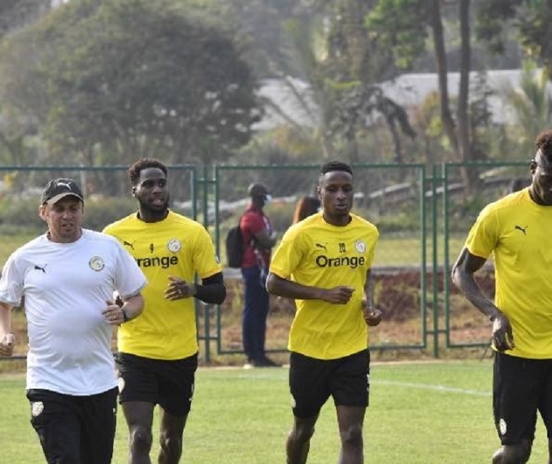 Echos de Bafoussam: Cheikhou Kouyaté et Pape Matar Sarr absents à l’entraînement, Bouna Sarr touché