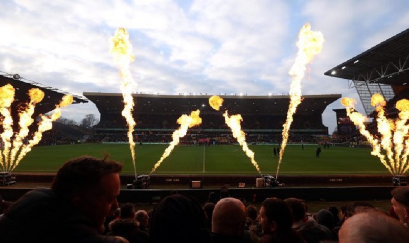 Le stade de Wolverhampton a pris feu !