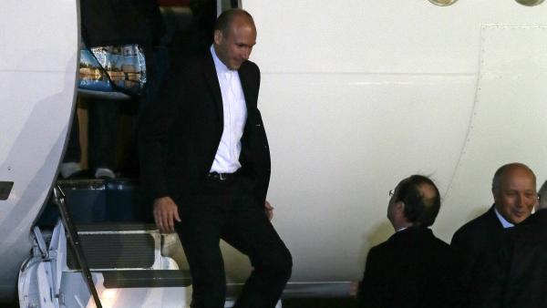 Le père Vandenbeusch de retour en France