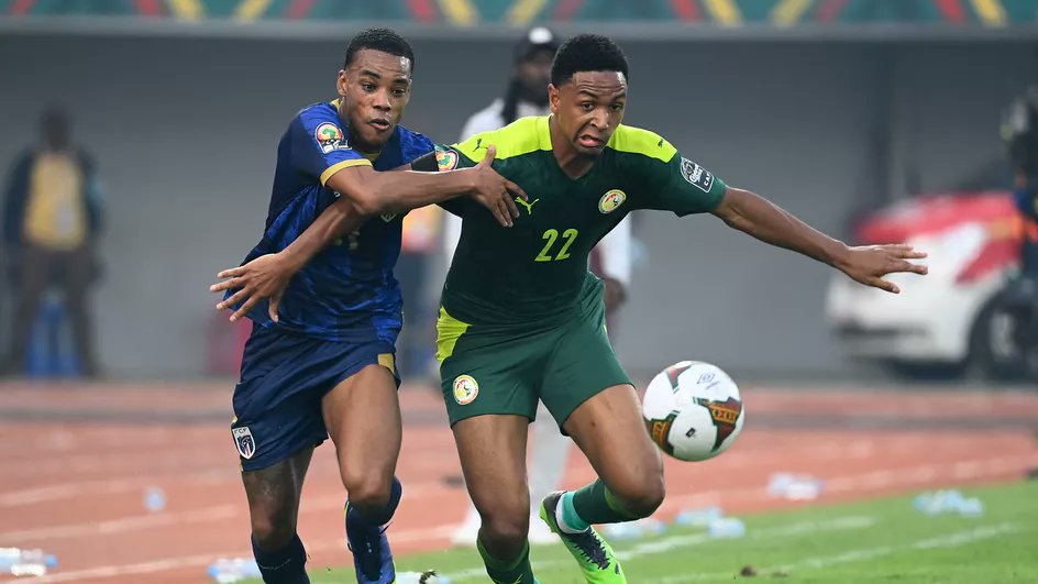 Le Sénégal se qualifie difficilement en quart de finale contre un Cap-Vert réduit à 9