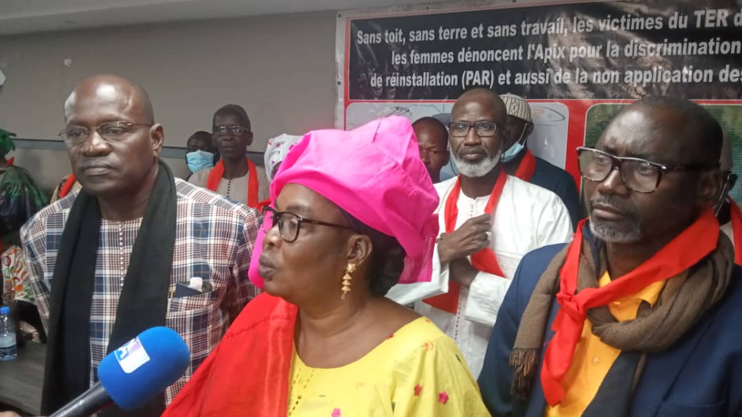 En visite à Dakar, le président de la BAD interpellé par les impactés du TER 