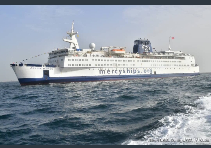 Le bateau hôpital Africa Mercy Ships est de retour à Dakar