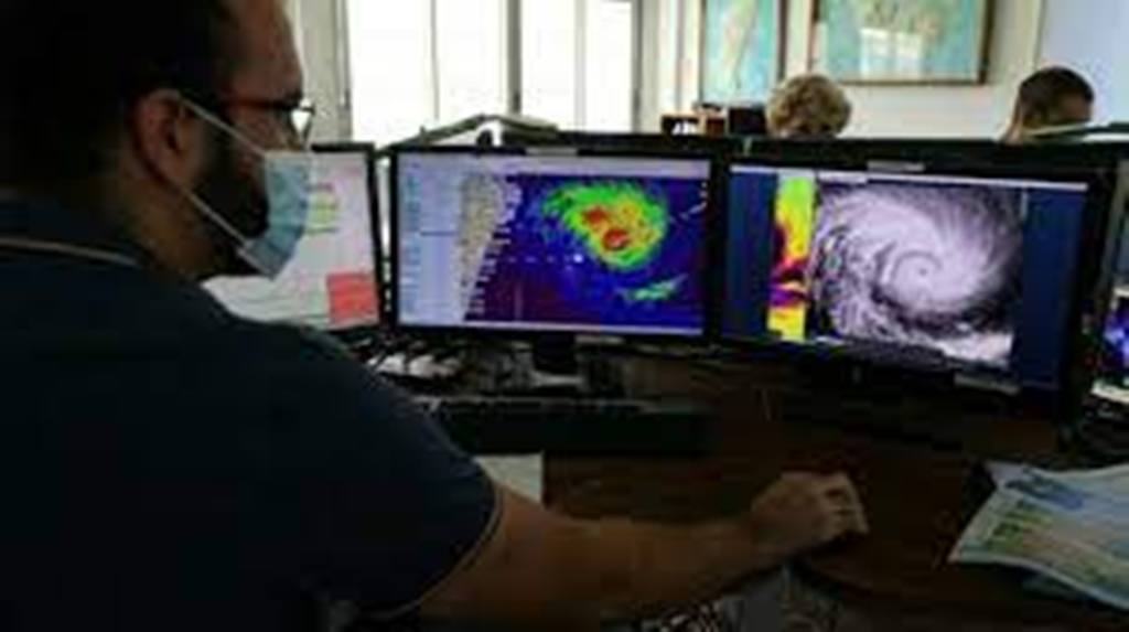 Madagascar retient son souffle avant l'arrivée du cyclone Batsirai