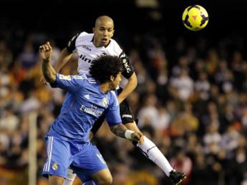 L'Algérien Sofiane Feghouli face au Real Madrid. REUTERS/Stringer