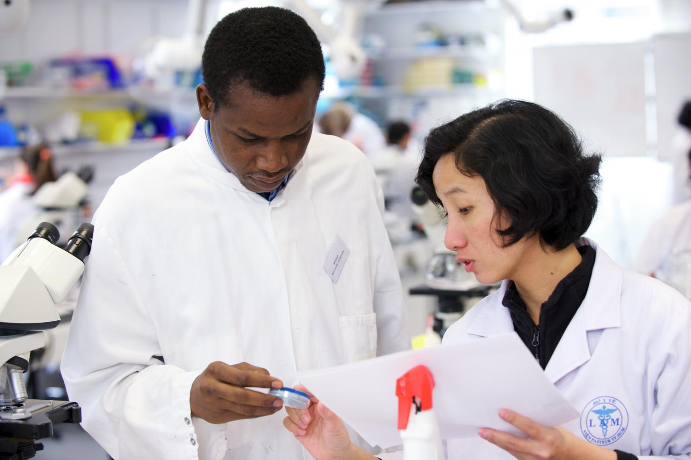 Covid-19: l’Institut Pasteur de Dakar va produire 300 millions de doses de vaccin par an