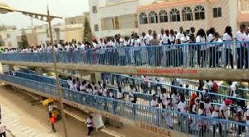 Sicap Mbao : Une passerelle s’affaisse sur la route nationale