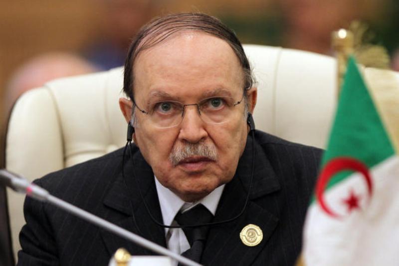 Algérie: le président Abdelaziz Bouteflika fixe l’élection présidentielle au 17 avril 2014