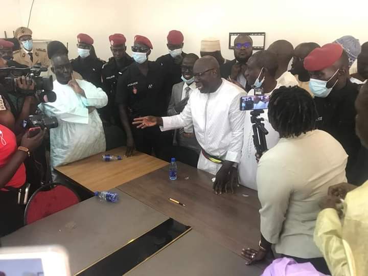 Guédiawaye : les conseillers de YAW parlent de «trahison» et refusent de poursuivre le vote des adjoints au maire