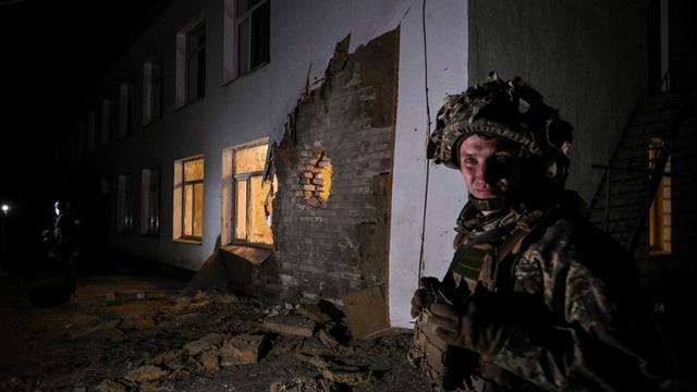 Ukraine: explosion d'obus de mortier près d'un ministre en déplacement, pas de blessé