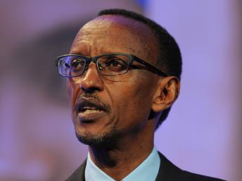 Paul Kagame (ici le 11 juillet 2012 à Londres) a longtemps entretenu de très proches relations avec la Grande-Bretagne. AFP PHOTO / CARL COURT