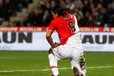 Radamel Falcao ne jouera probablement pas la Coupe du monde au Brésil cet été. (Reuters)